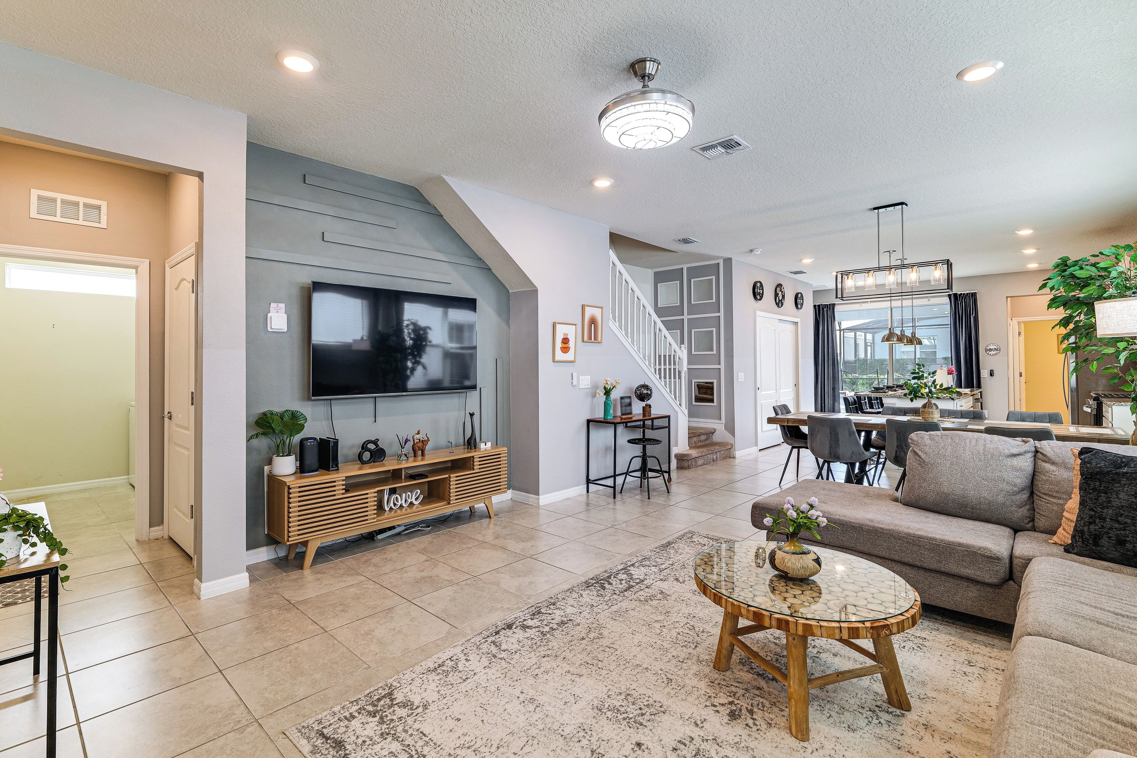 Resort Perks & Private Pool: Davenport Family Home - Davenport
