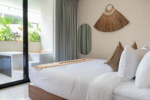 Caja de seguridad en la habitación, escritorio y cortinas blackout 