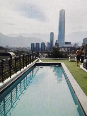 Outdoor pool - MUT/MALL/ METRO Pedro de Valdivia. It has everything you need for a comfortable stay. (Providencia)