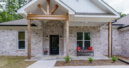 Steps to Fairway: Hot Springs Village Golf Retreat