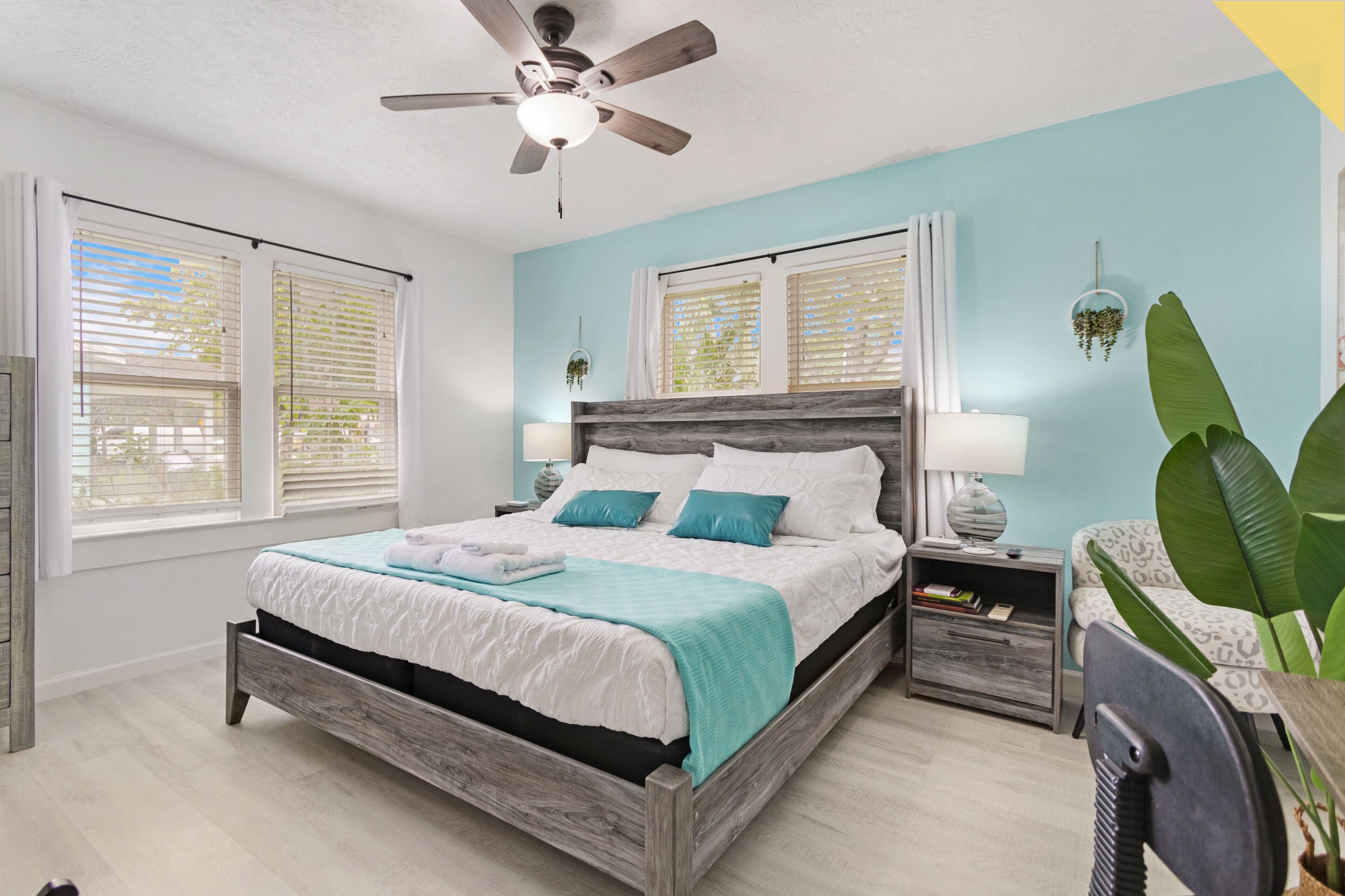 3 soveværelser, skrivebord, strygejern/strygebræt, weekendseng