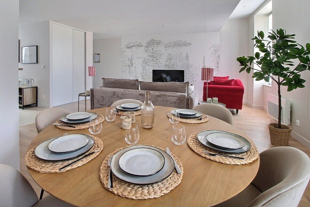 La Suite Marcel Bascoulard - ibis Bourges Centre