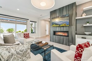TV, fireplace, ping pong - PGA West PGA Signature! | Prime Location-Stadium Course-Walk to Ernies! (La Quinta)