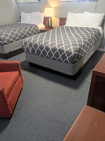 Deluxe Single Room, 2 Double Beds | Free WiFi. Southland Motor Lodge