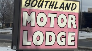 A sign for Southland Motor Lodge with a 'No Vacancy' notice. - Southland Motor Lodge (Brownstown Township)