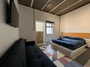 Deluxe Double Room | Premium bedding, free WiFi, bed sheets - NOMADIK HOSTEL (Puebla)