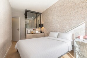 3 chambres, fer et planche à repasser, Wi-Fi gratuit, draps fournis