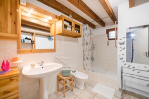 Hair dryer, towels - Terre de Quiétude - Maison 7p à la campagne (Beaulieu)