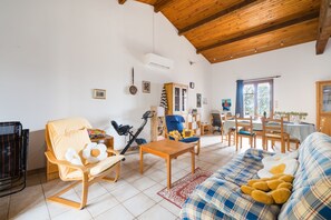 Living area - Terre de Quiétude - Maison 7p à la campagne (Beaulieu)