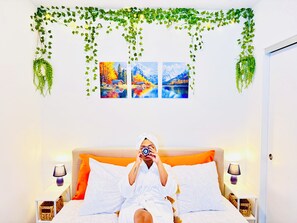 Iron/ironing board, internet, bed sheets