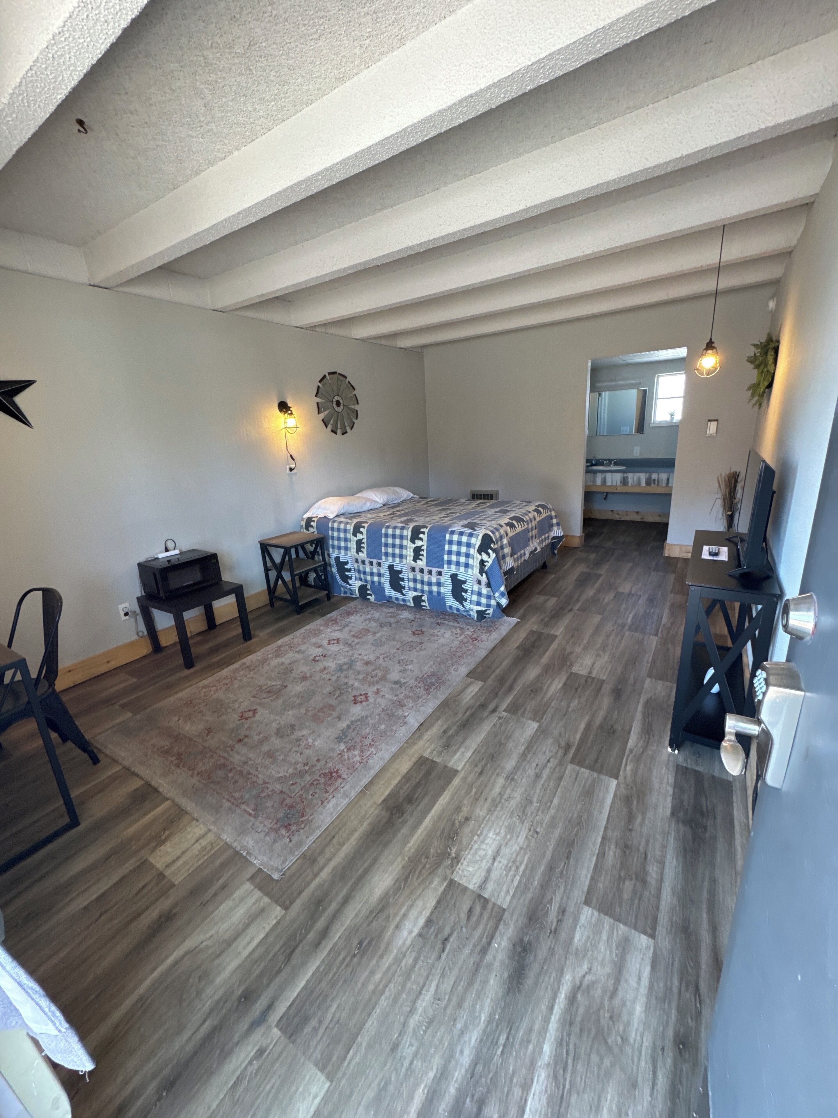 Basic Single Room, 1 Double Bed