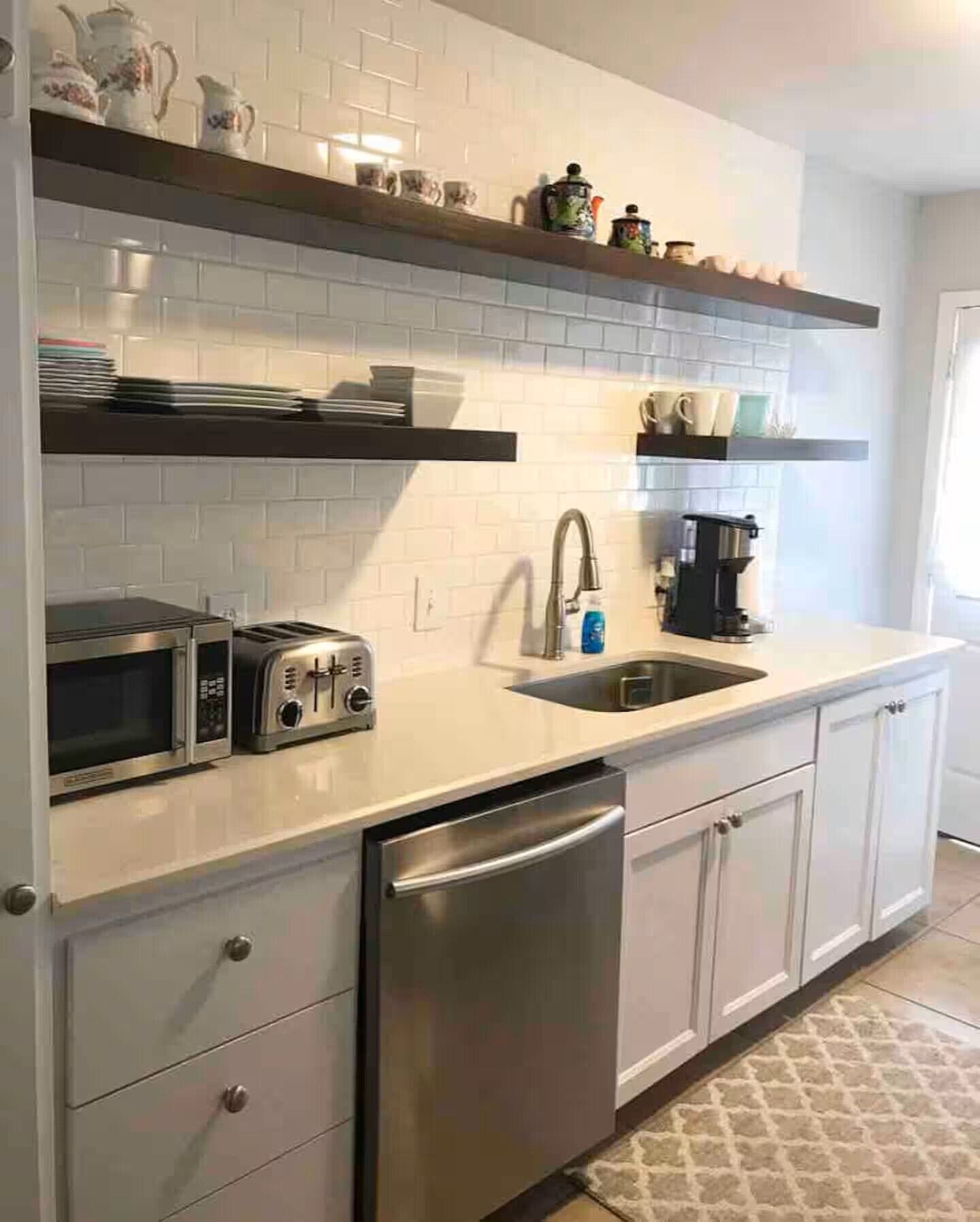 Micro-ondes, four, plaque de cuisson, lave-vaisselle