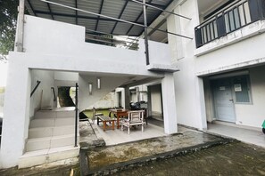 Reception - OYO 95134 Guest House Bonto Sunggu (Makassar)