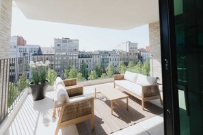 Property grounds - Large apartment with balcony, 3 BR and 2 Bathrooms (Antwerpen)