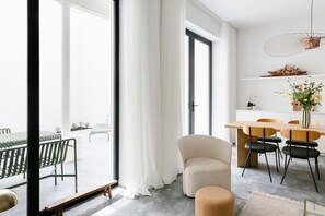 Interior - Smart 2-BR Apartment with Patio (Antwerpen)