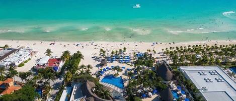 Playa en los alrededores