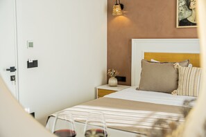 In-room safe, desk, laptop workspace, blackout curtains - Lyse Jülide (Cesme)