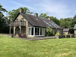Exterior - Bryn Isaf (Tregaron)