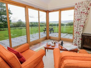 Cottage | Living area - Bryn Isaf (Tregaron)
