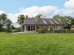 Exterior - Bryn Isaf (Tregaron)