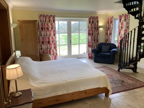 2 soverom, individuelt dekorert og individuelt innredet