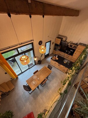 Dining - Near Béziers unusual house, "LOFT VIGNERON". (Pouzolles)