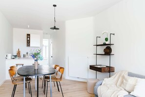 TV, offices - Amazing 1BR apartment in Antwerp (Antwerpen)