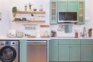 Private kitchen - A Slow Morning in a Parisian Studio (Philadelphia)