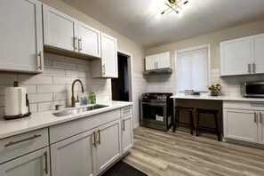 Private kitchen - Luxurious rustic home (Ferndale)