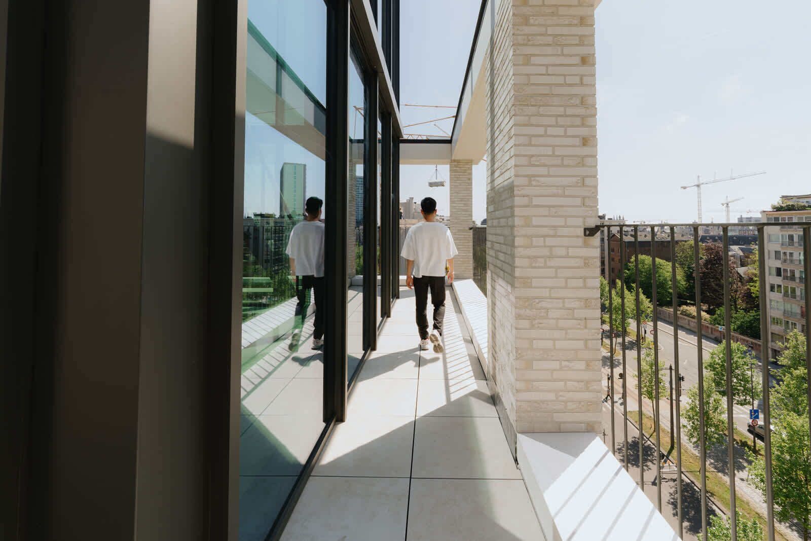 المنشأة من الداخل