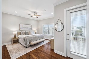 4 bedrooms, Internet - Pool, 6-Seater LSV, Bikes and a 5 Min Walk to Beach Access (Santa Rosa Beach)