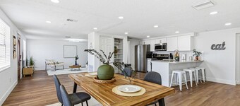 Dream Home In Holiday With Pool and Spa and more