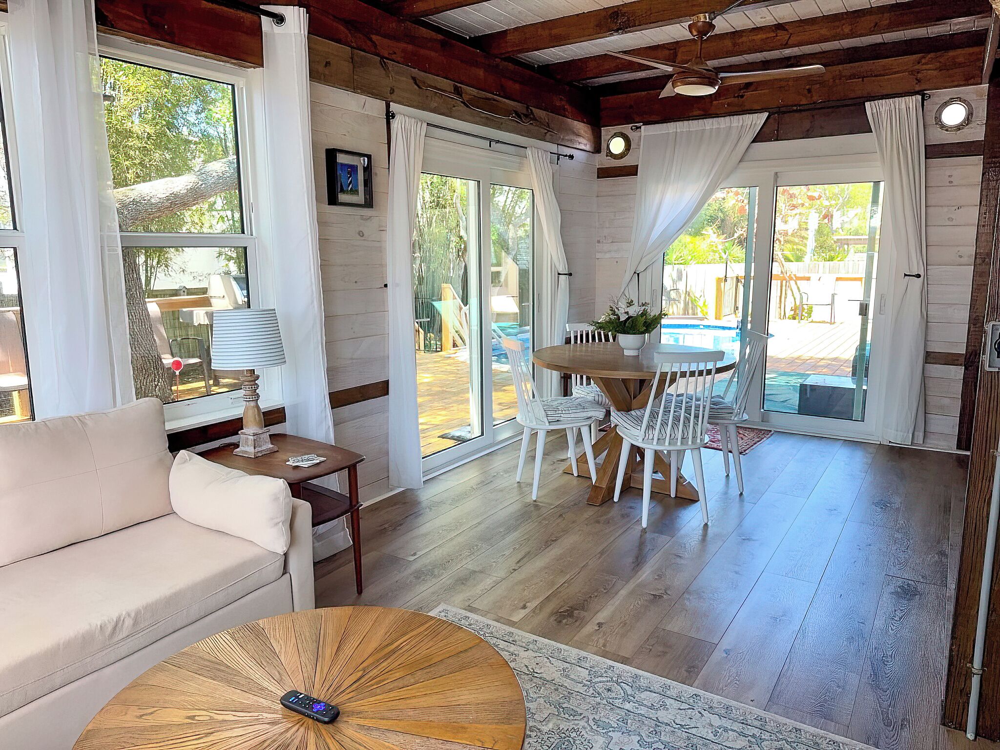 Smart TV, fireplace, ping pong, offices