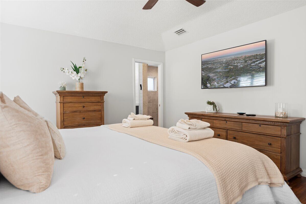 Bureau, fer et planche à repasser, lit parapluie, Wi-Fi gratuit