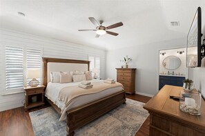 Desk, iron/ironing board, travel cot, free WiFi - Special l Luxury Retreat w/ Pool | Game Room (Saint Augustine)
