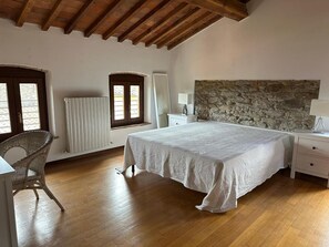 3 bedrooms, iron/ironing board, WiFi, bed sheets - Apartment 'Casa La Corte in Capannori' with Private Pool, Wi-Fi & Air Conditioning (Capannori)