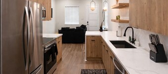 Blackout Haus HTX...13 Minutes From Downtown