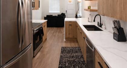 Blackout Haus HTX...13 Minutes From Downtown