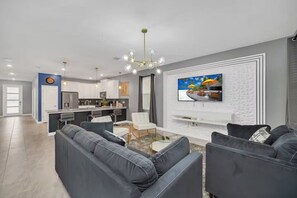 TV - 1225-5 Luxury 5BR Resort Pool/Spa Game Room Disney (Kissimmee)