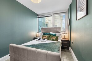 2 bedrooms, iron/ironing board, free WiFi, bed sheets - The Lanes & Beach Gem Central 2-Bed 1 Bath Sleeps 5 Heart of Brighton (Brighton & Hove)