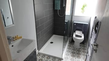 Handtücher, Seife, Toilettenpapier