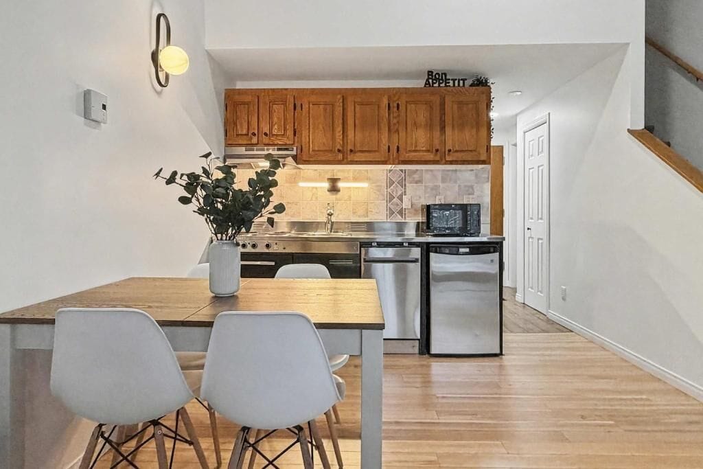 Apartment, Balcony, Courtyard View | Private kitchen