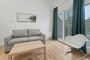 Appartement, balkon, uitzicht op de binnenplaats | Woonruimte