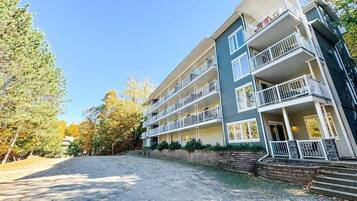 Apartment, Balcony, Courtyard View | Exterior