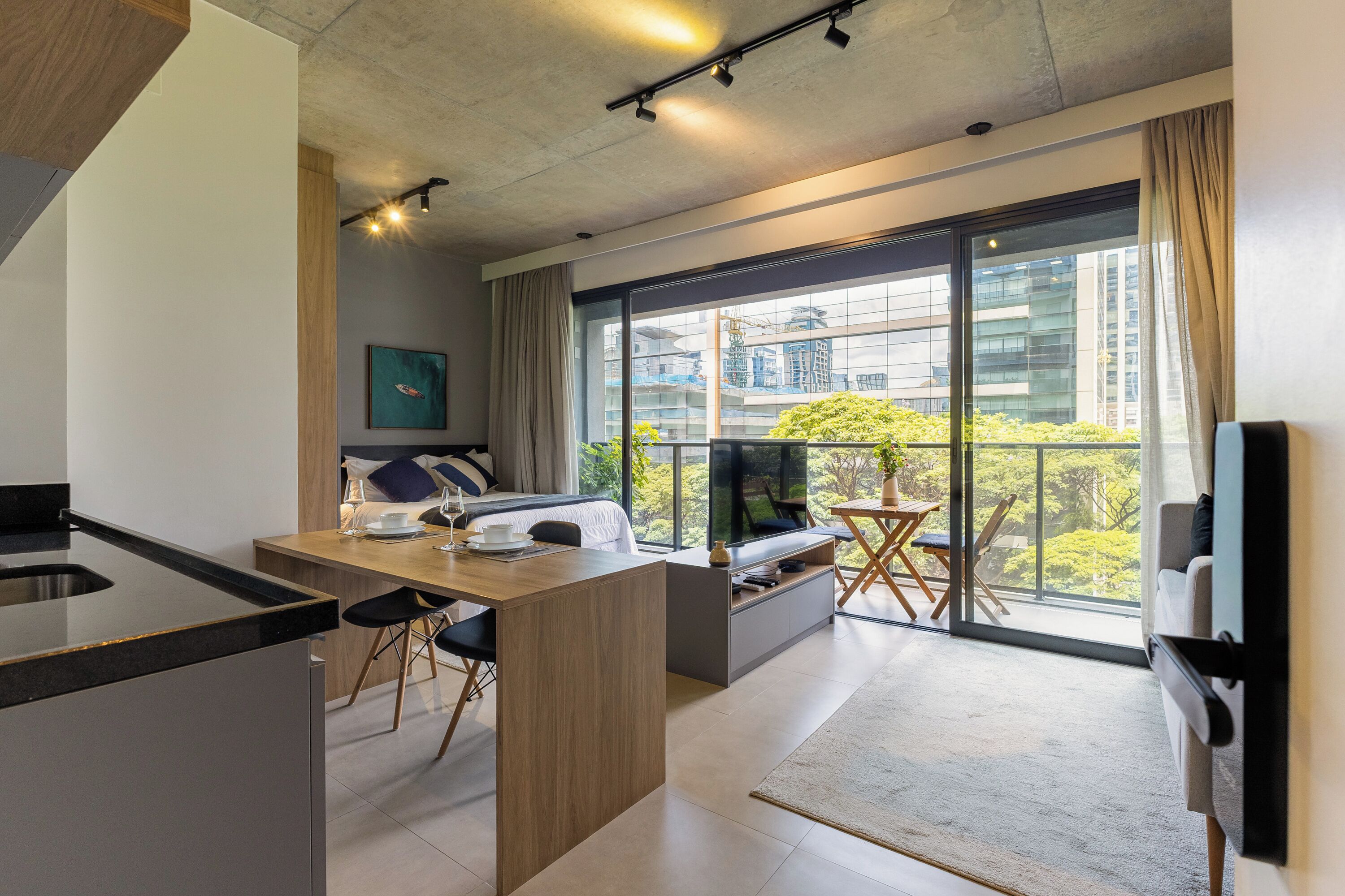 Apartamento conforto, cozinha, vista para a cidade | Área de estar