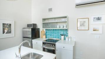 Loft, 2 Bedrooms | Private kitchen