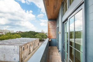 Loft, 2 Bedrooms | Property grounds - The Windrose (Savannah)