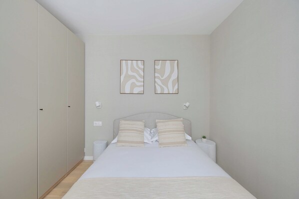 House | Laptop workspace, iron/ironing board, bed sheets - Cosy Studio 2P - Paris 01/musee du Louvre (Paris)