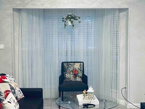 TV - 213 Lux Home+Studio • Winter Park • Disney/Universal • WFH WiFi (Fern Park)