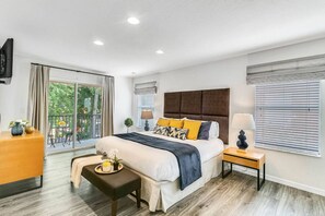 4 bedrooms, desk, iron/ironing board, travel cot - 2723 Disney Universal 4BD Resort Private Spa Pool (Kissimmee)